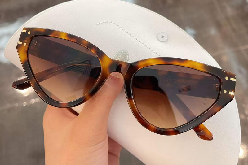 glasses
