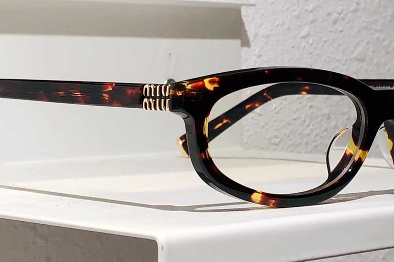 glasses