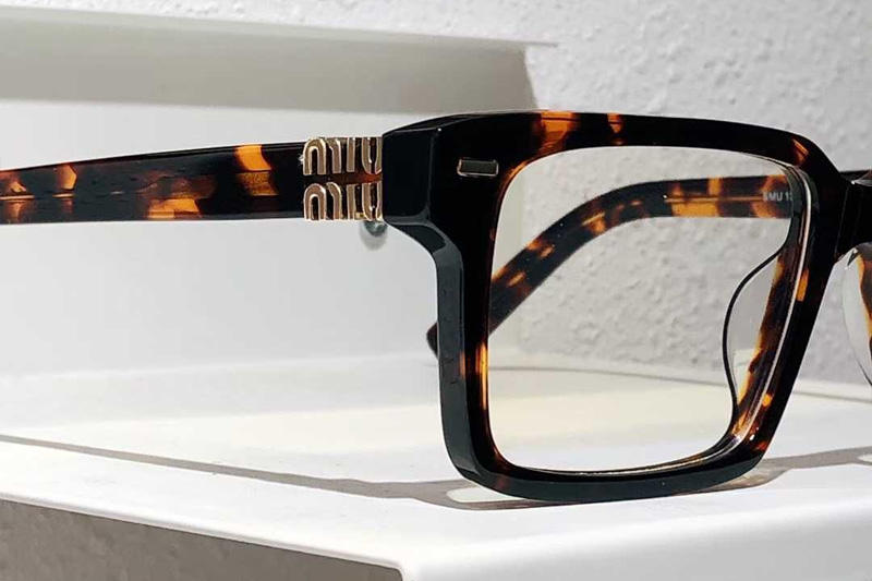 glasses