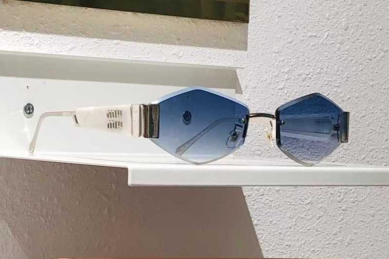 SMU16ZS Sunglasses White Gradient Blue