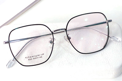 TC8223