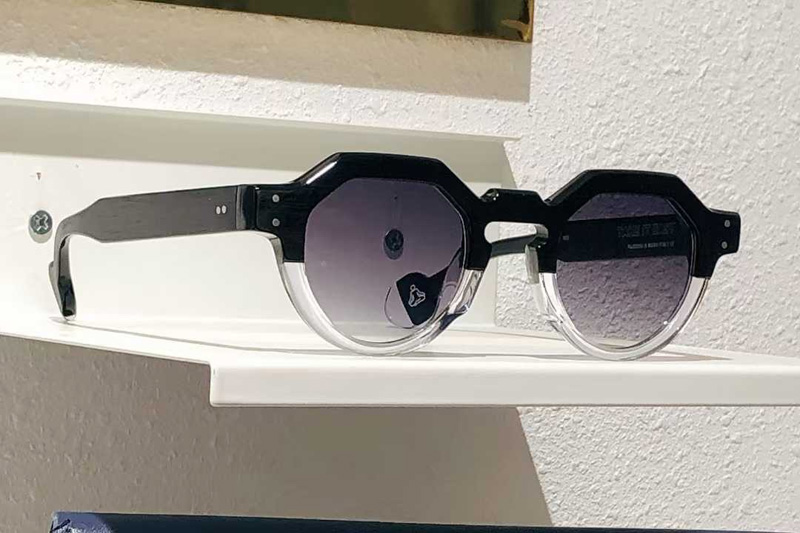 Take It Easy Sunglasses Black Transparent Gradient Gray